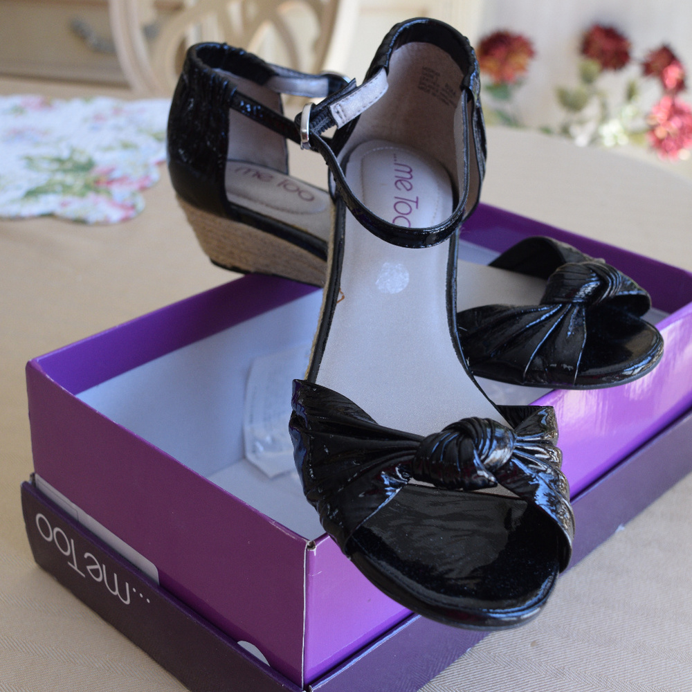 Me Too Black Sandals 8.5 Worn Once Patent